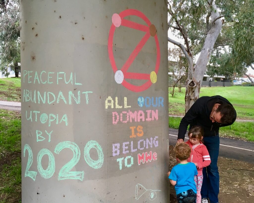 Family free chalking on pillar